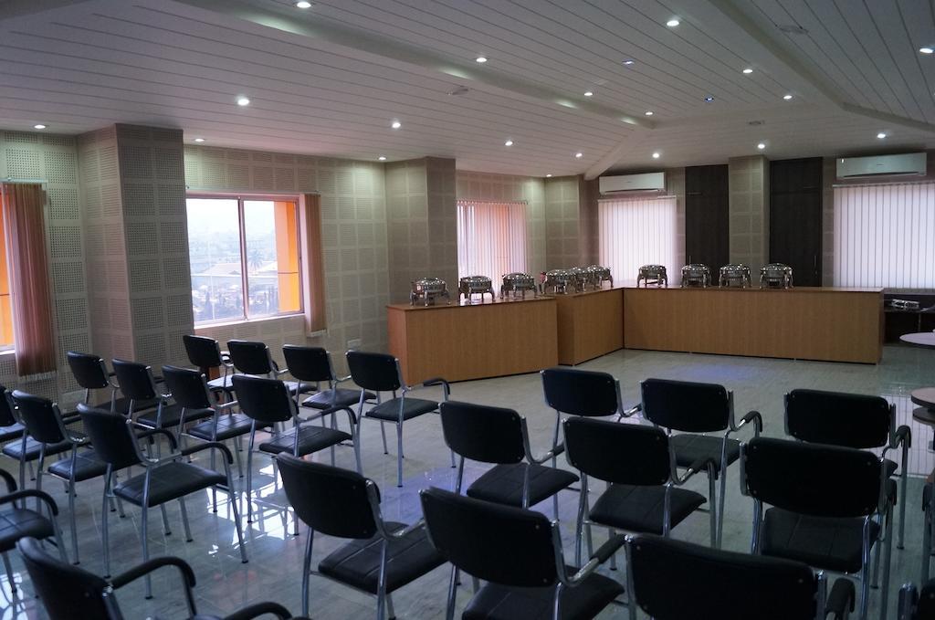Collection O Hotel Highway Palace Guwahati Exterior foto
