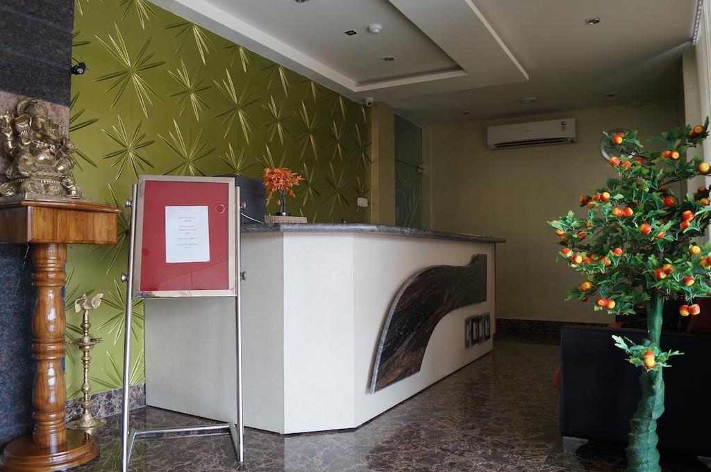 Collection O Hotel Highway Palace Guwahati Exterior foto