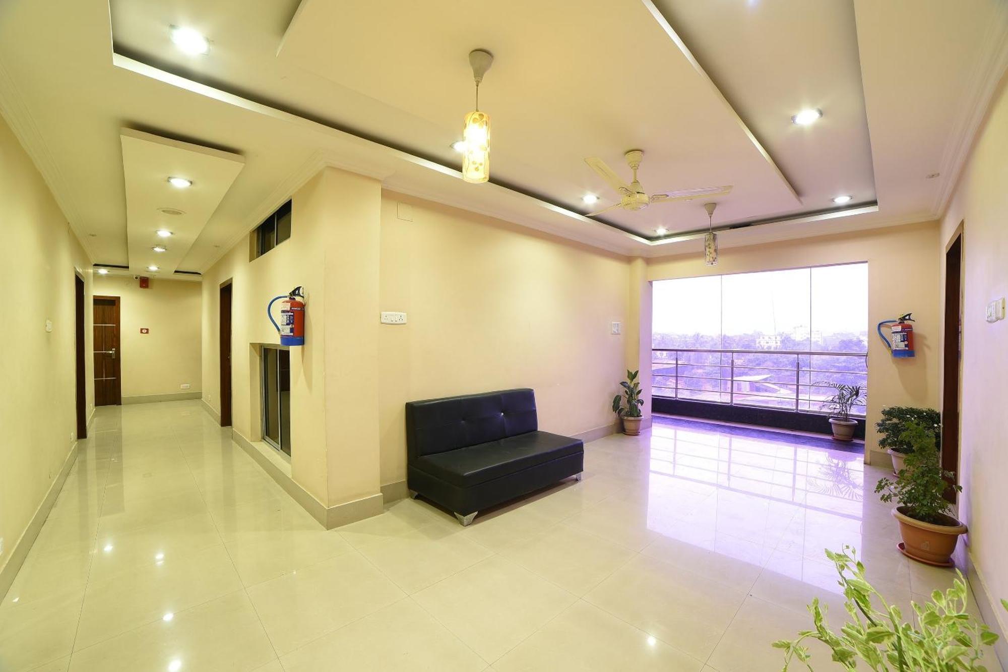 Collection O Hotel Highway Palace Guwahati Exterior foto